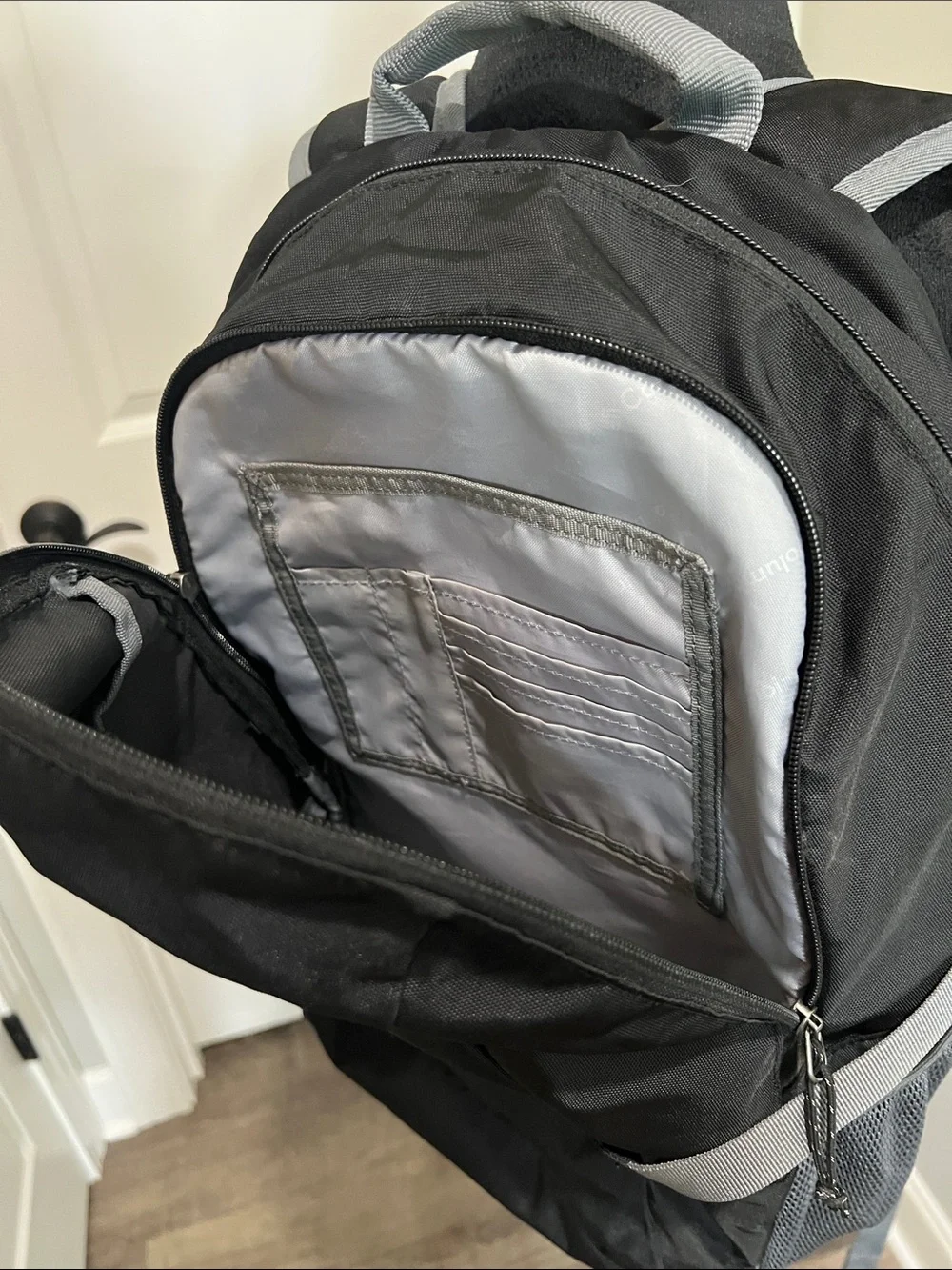 Columbia Black Men's Daypack Black with Gray Accents